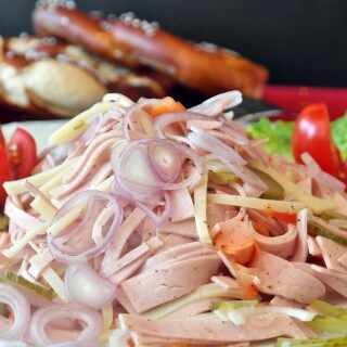 Original bayrischer Wurstsalat
