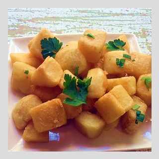 Patatas Bravas (Kartoffelecken)