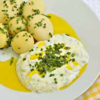 Kartoffeln mit Kräuterquark und Leinöl